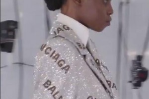 Gucci 推出祝贺品牌创造第一百货商店本命年的更加系列，与 Balenciaga 跨界 “协作”
